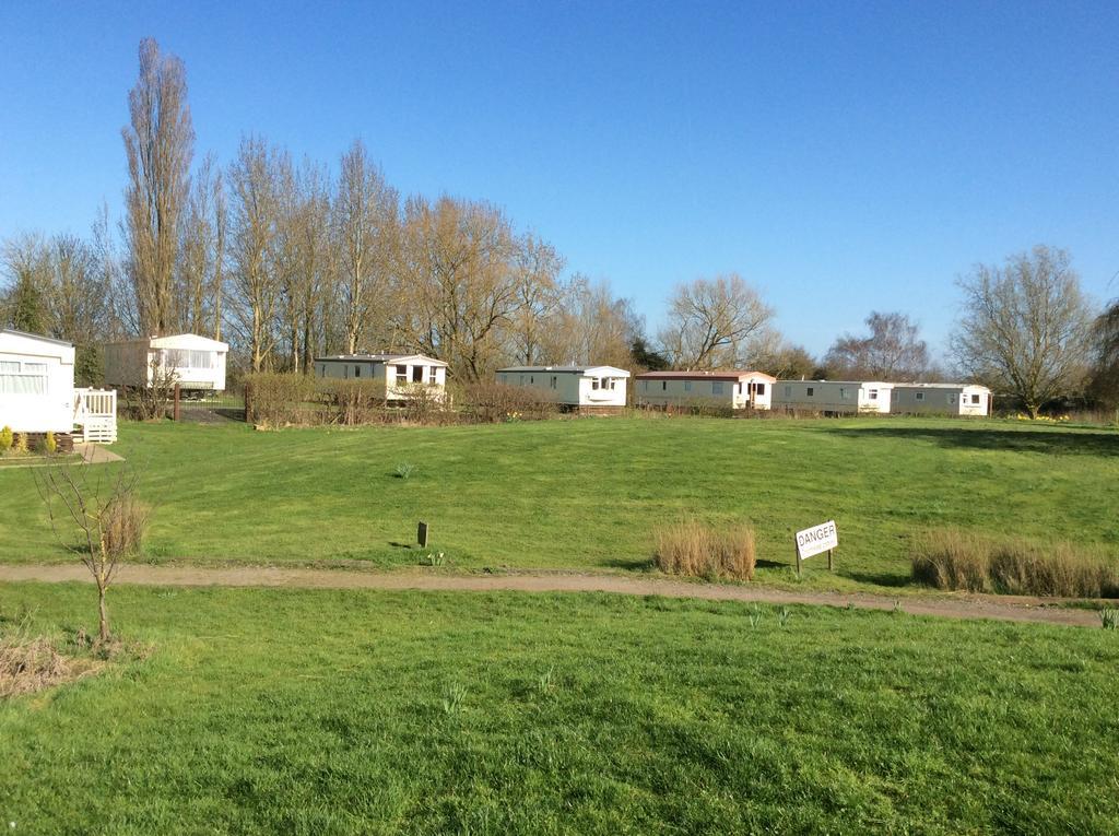 Fenlake Holiday Accommodation Metheringham Buitenkant foto