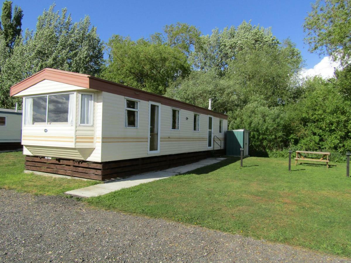 Fenlake Holiday Accommodation Metheringham Buitenkant foto