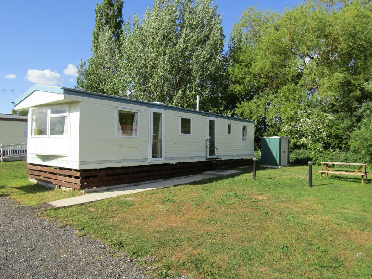 Fenlake Holiday Accommodation Metheringham Buitenkant foto